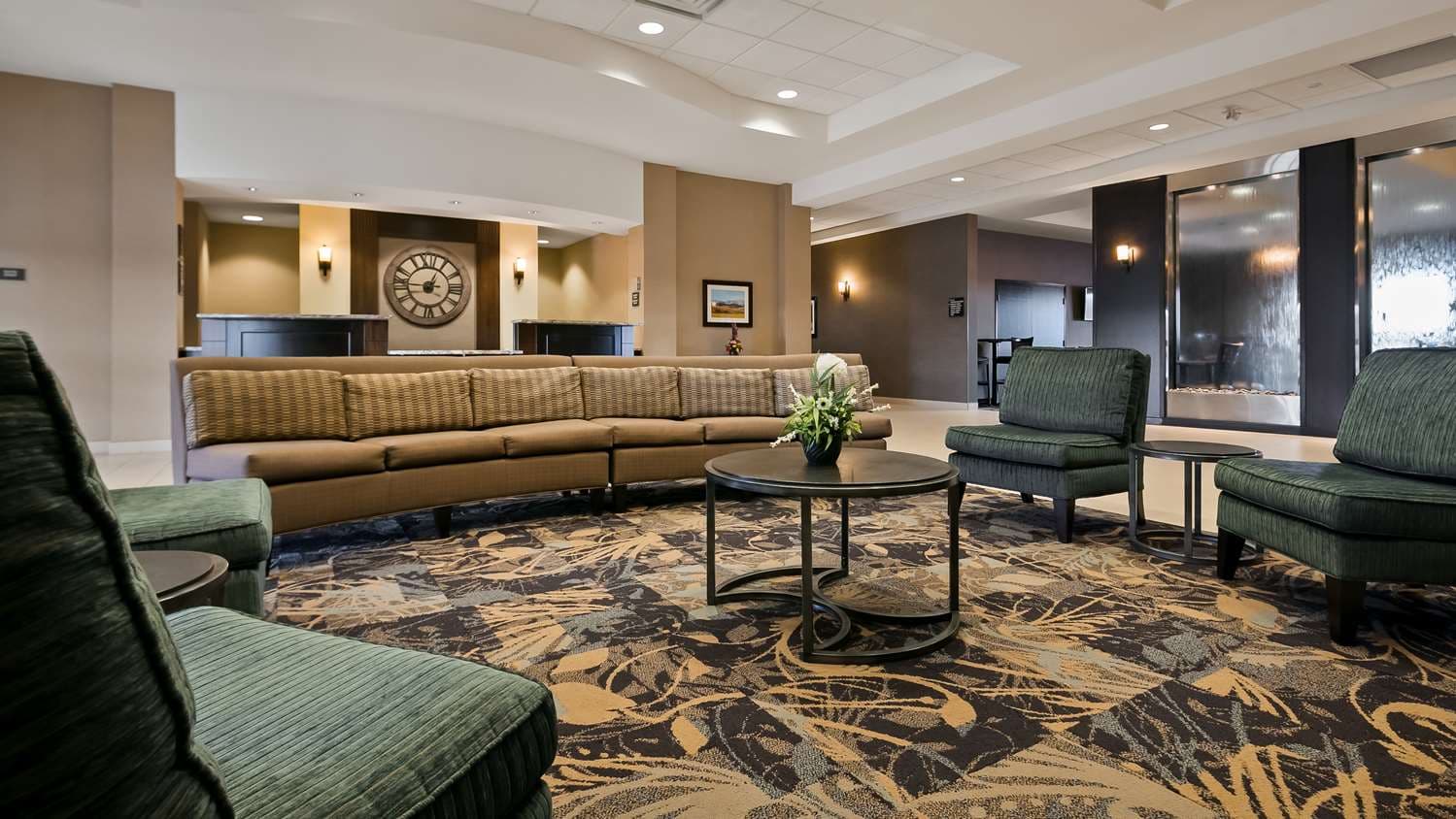 Best Western Plus Okotoks Inn & Suites 4