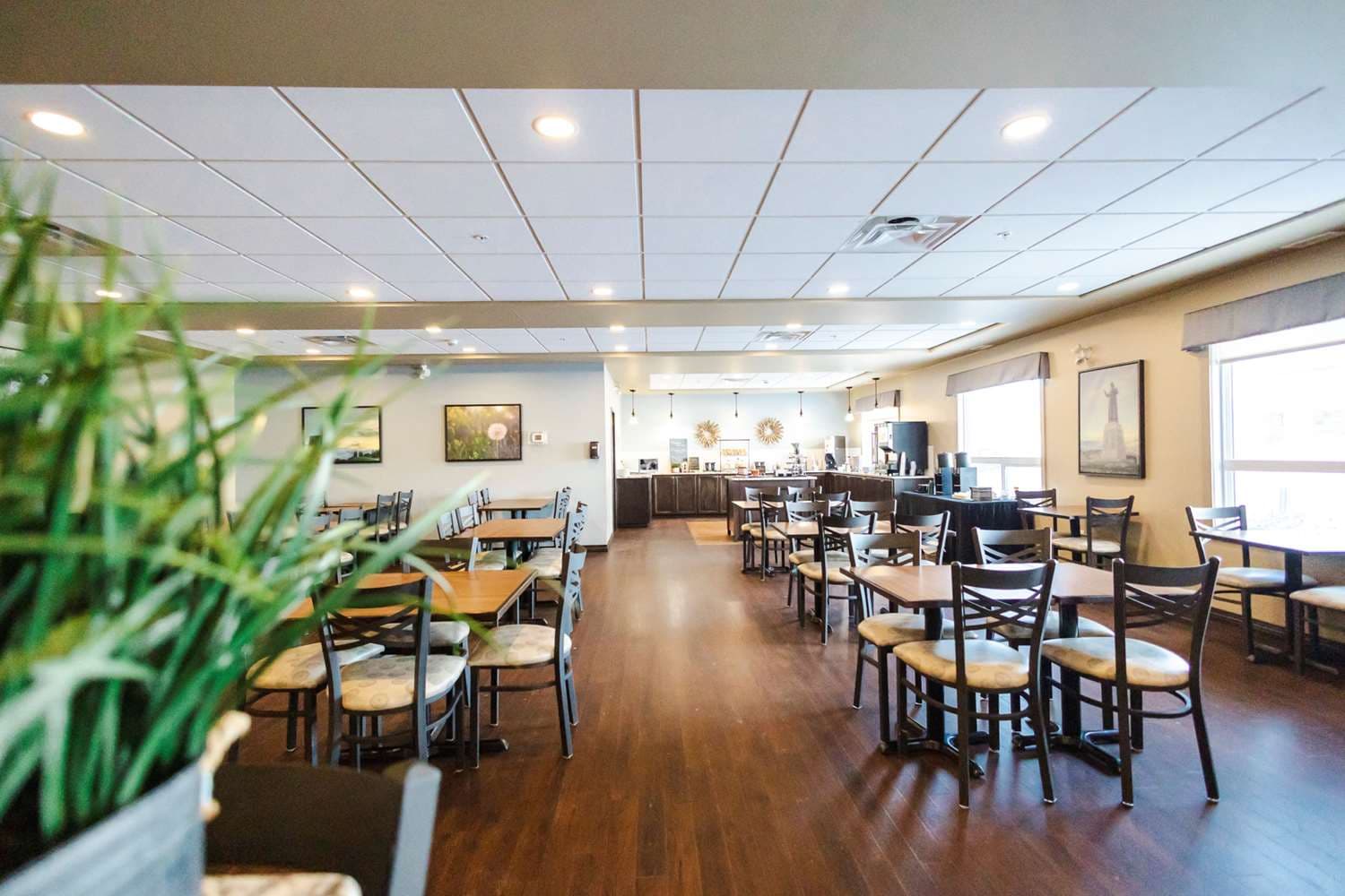 Best Western Plus Lacombe Inn & Suites 3