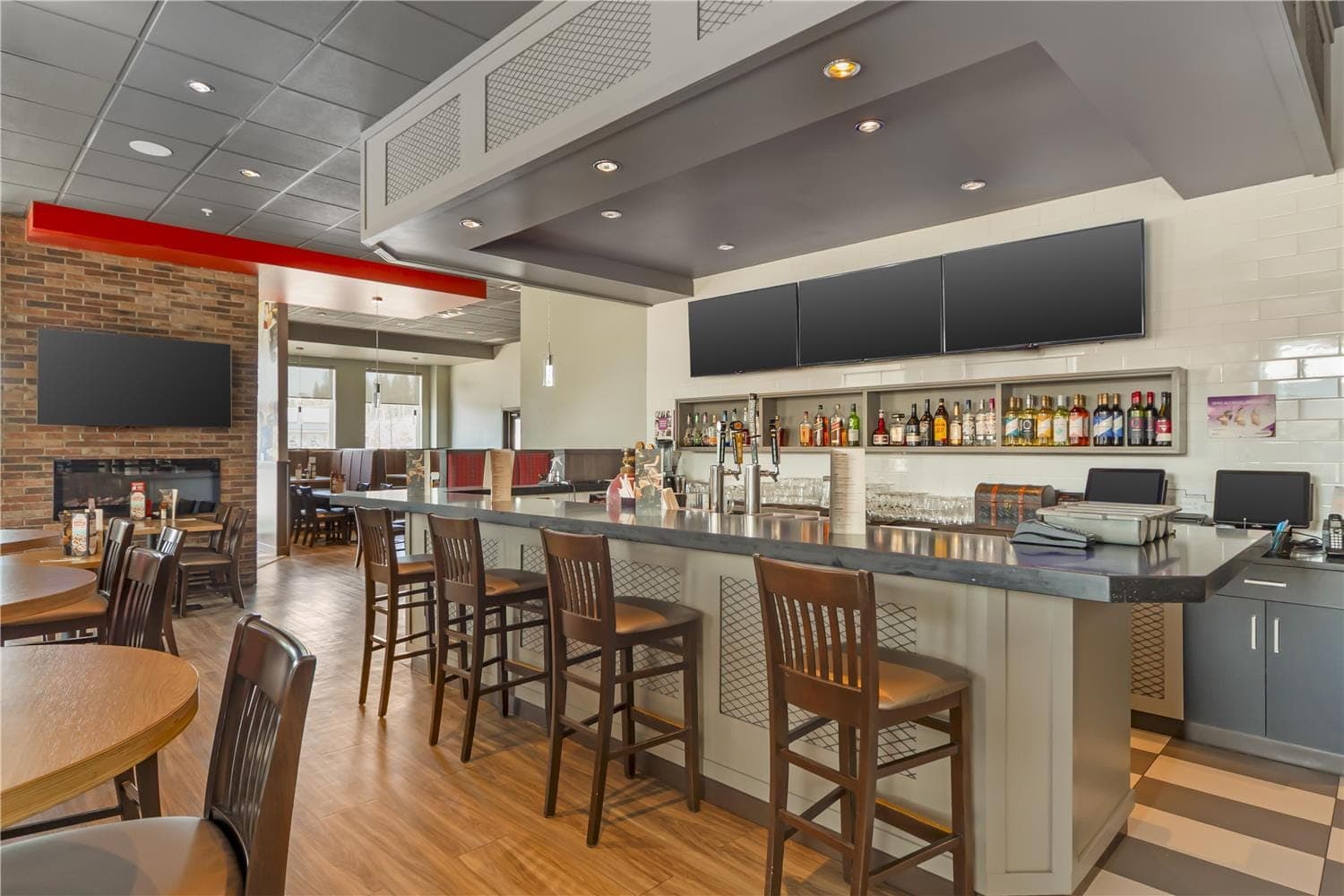 Best Western Plus Hinton Inn & Suites 2