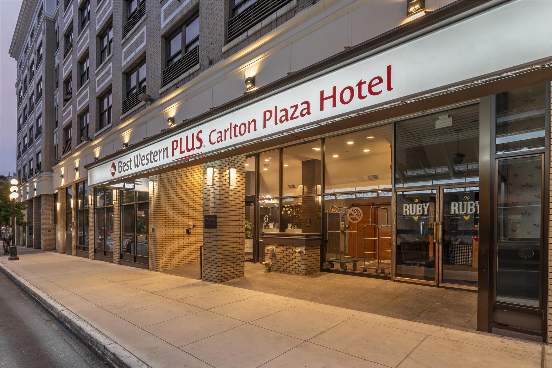Best Western Plus Carlton Plaza Hotel 5