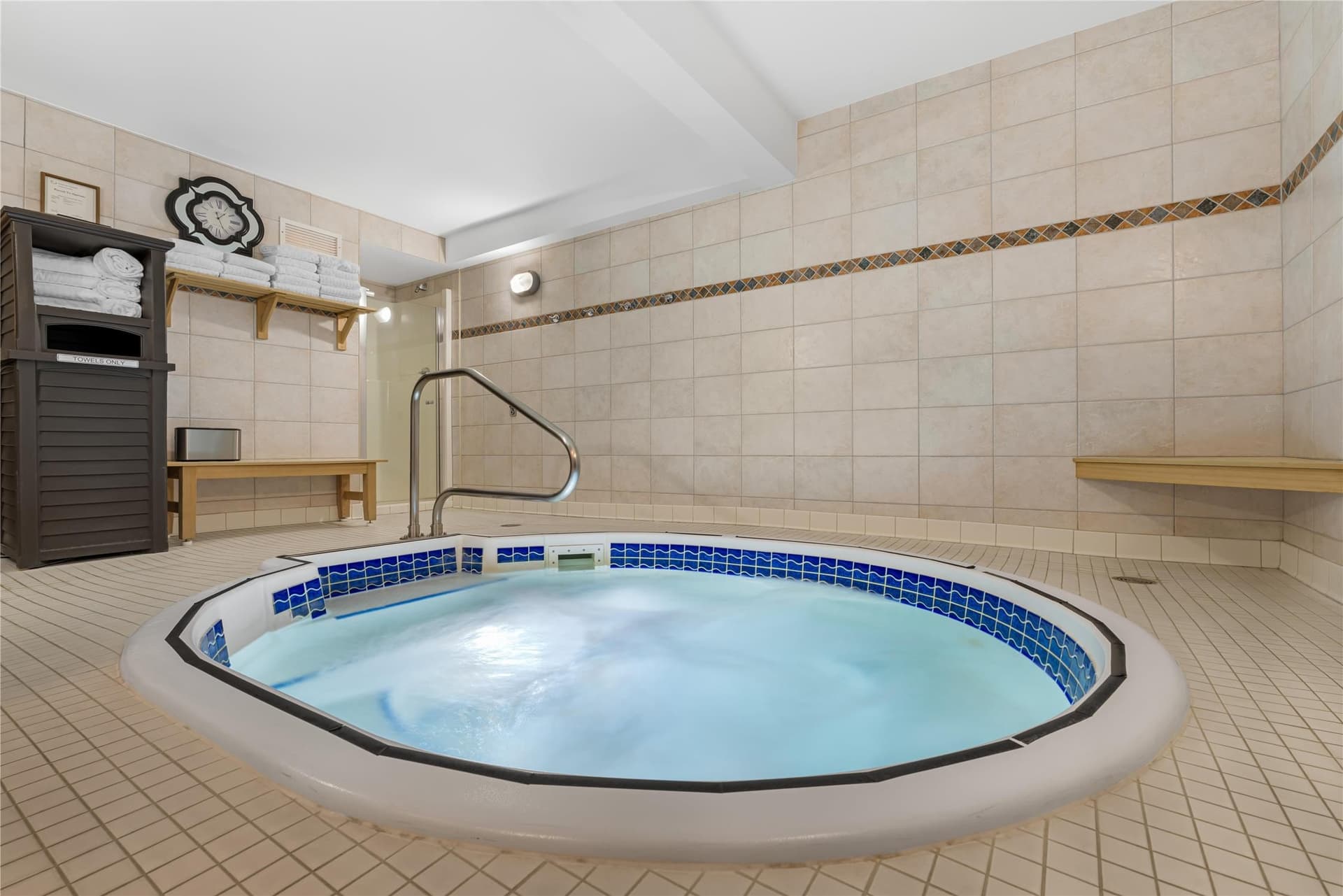 Best Western Plus Baker Street Inn 4