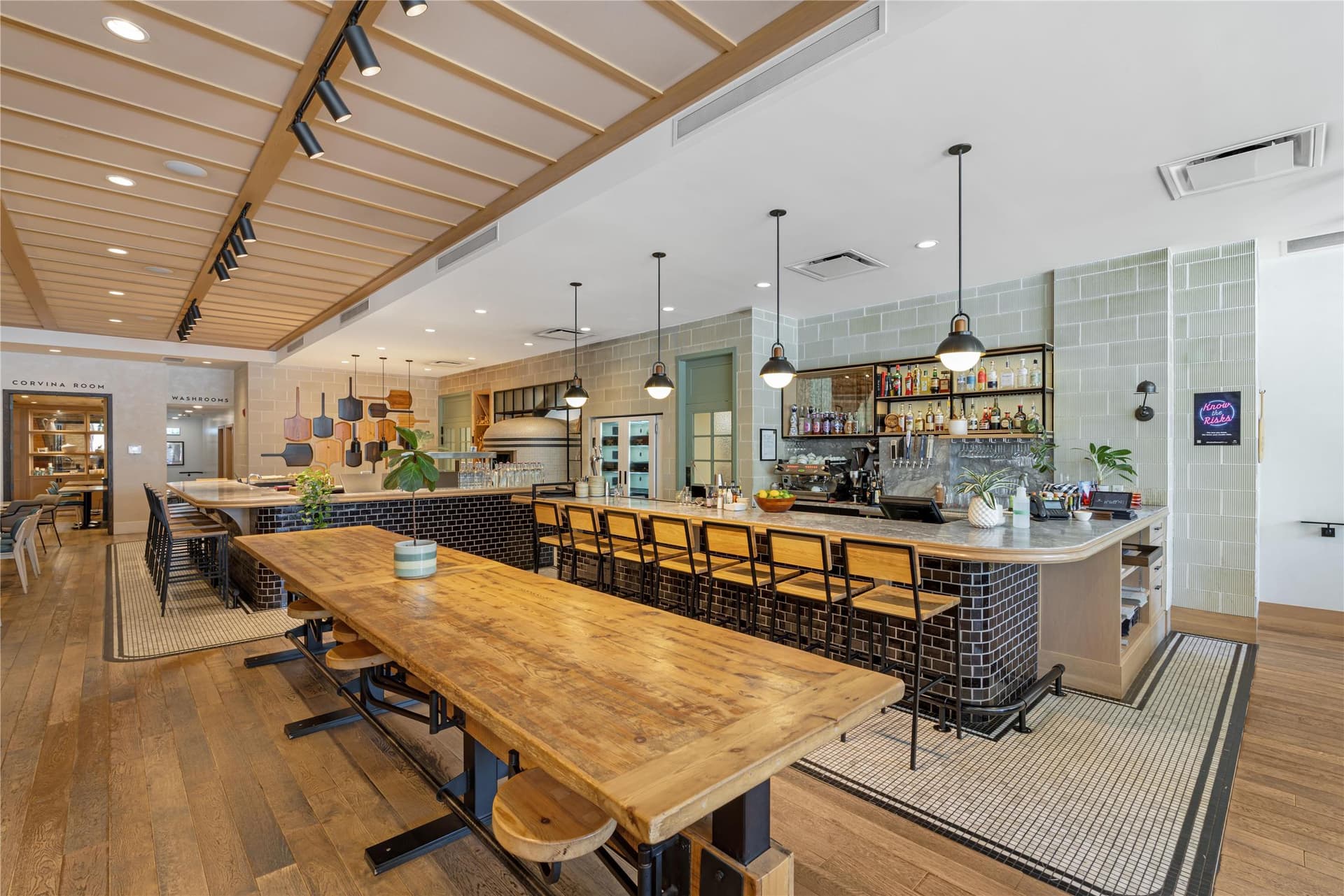 Best Western Plus Baker Street Inn 5