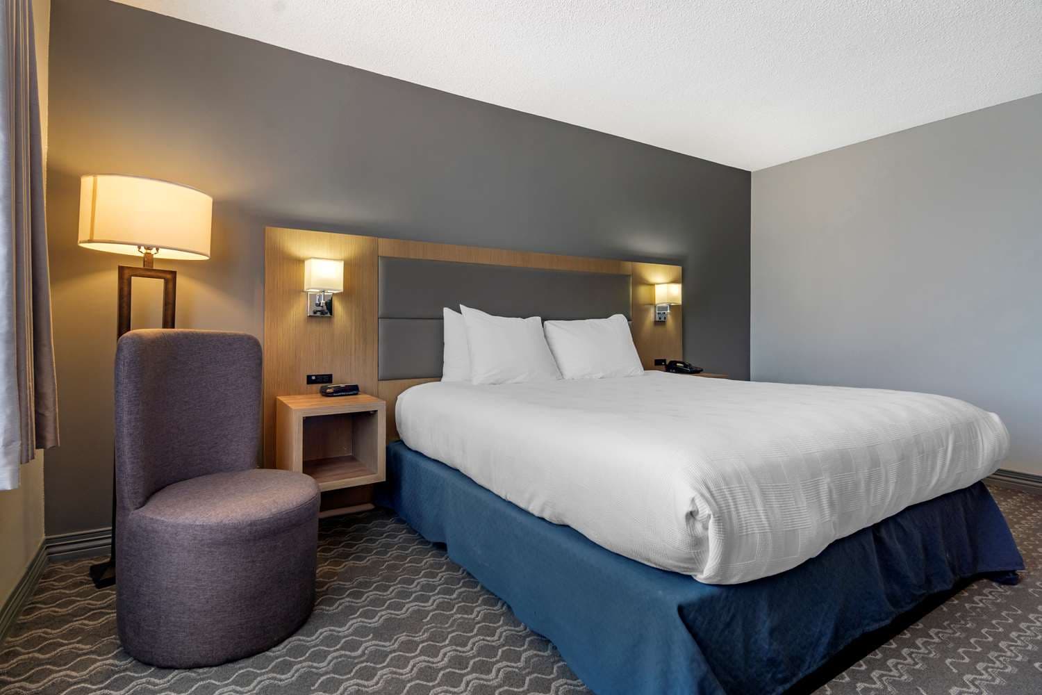 Best Western Plus Vancouver Airport Hotel 5