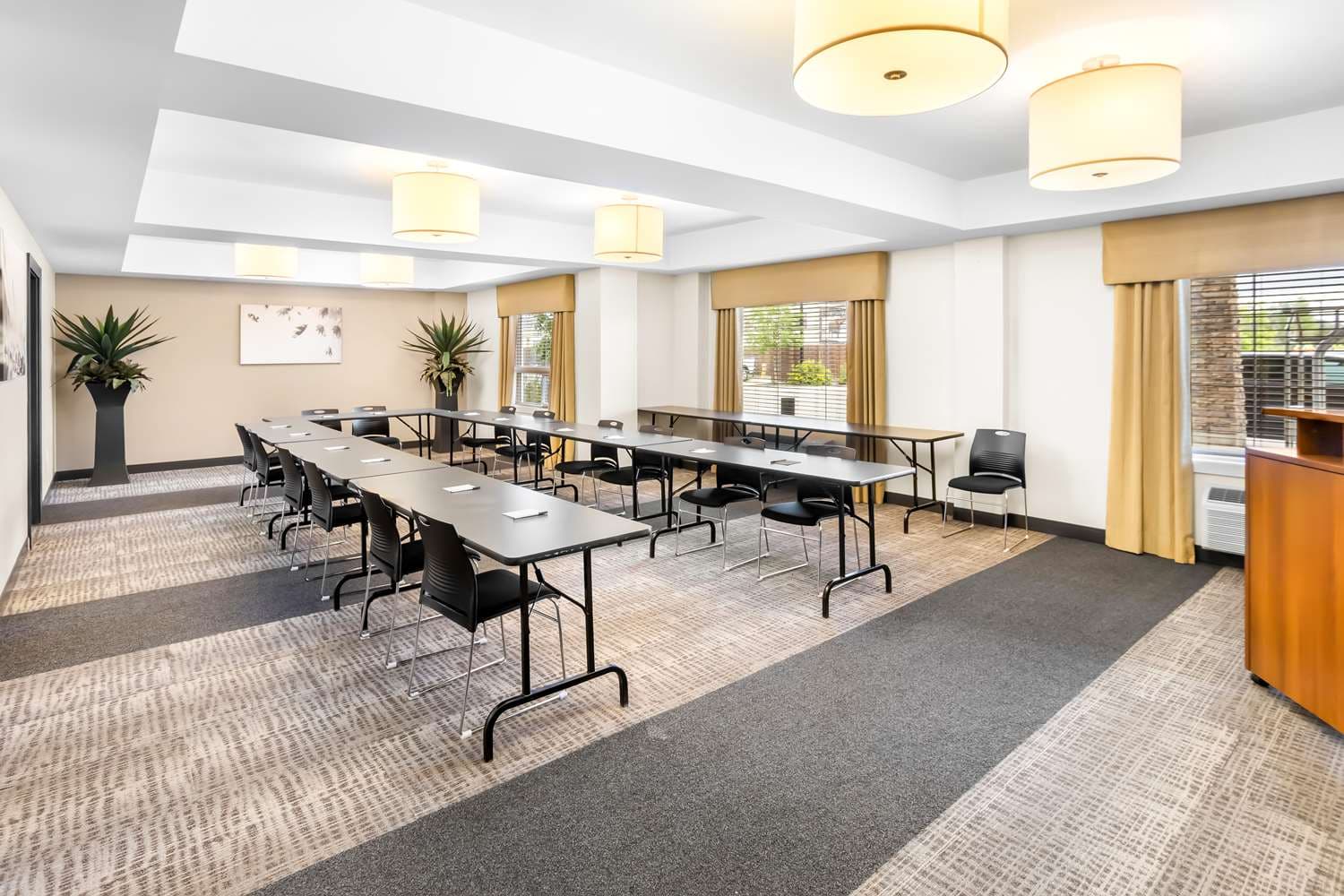 Best Western Thompson Hotel & Suites 5