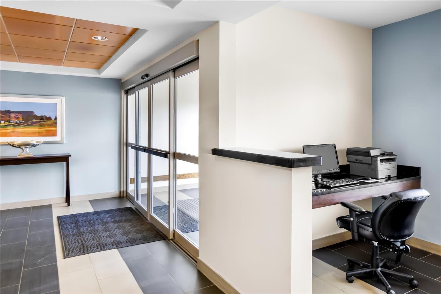 Best Western Thompson Hotel & Suites 4