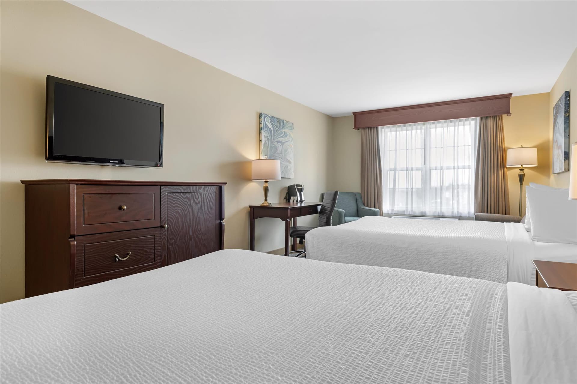 Best Western Plus Fredericton Hotel & Suites 4