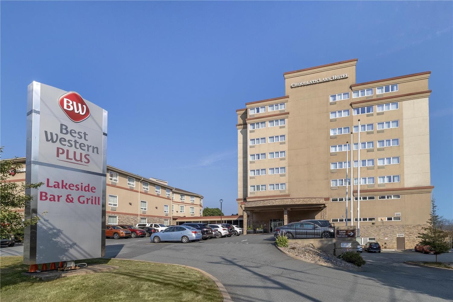 Best Western Plus Chocolate Lake Hotel 2
