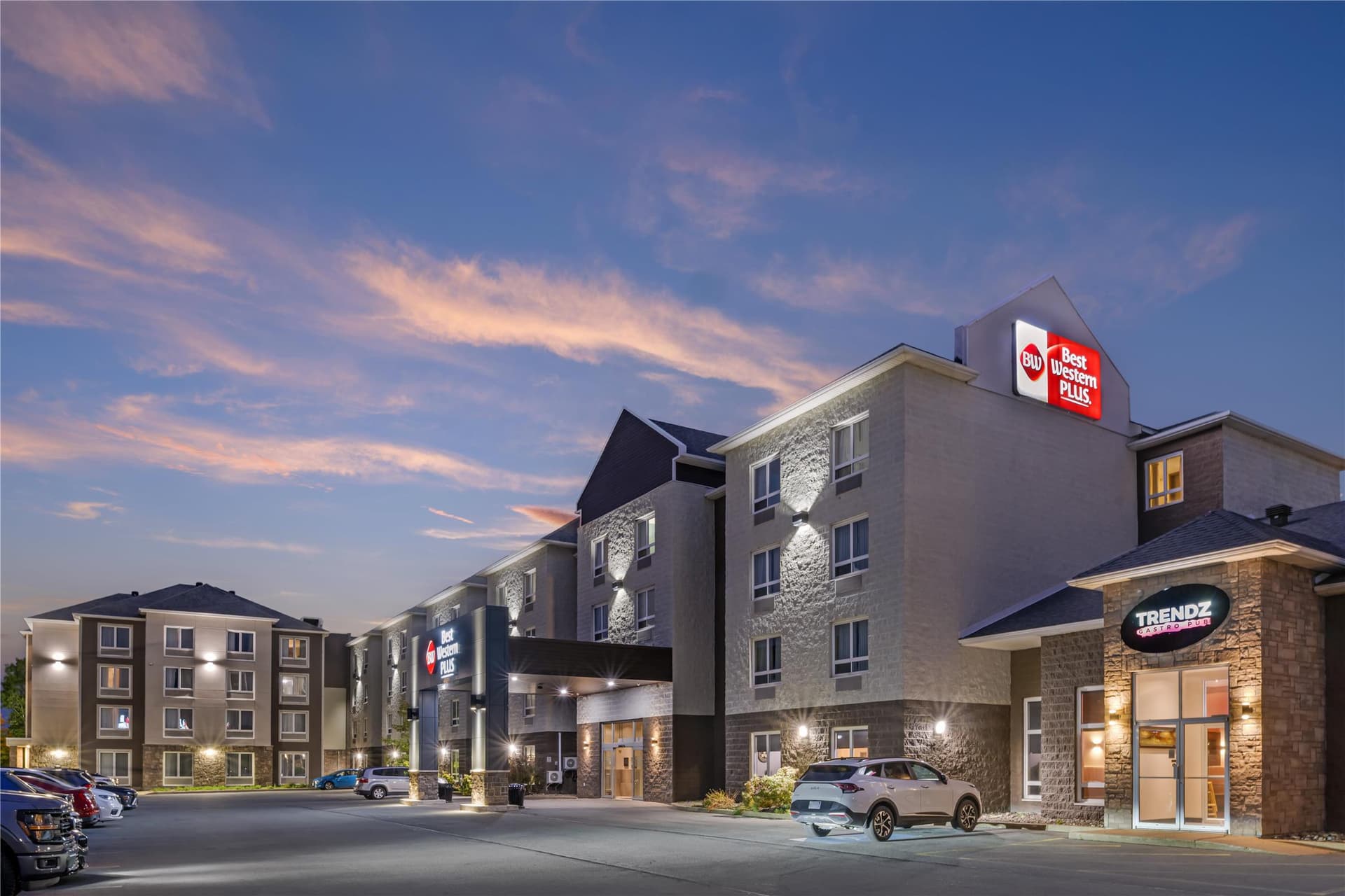 Best Western Plus Dartmouth Hotel & Suites 2