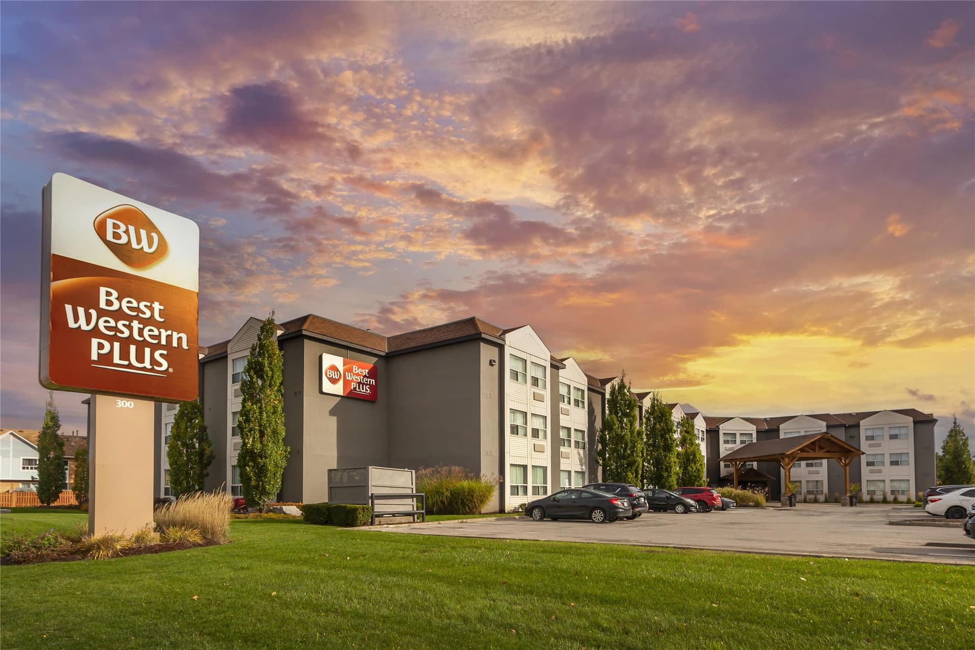 Best Western Plus Rose City Suites 2