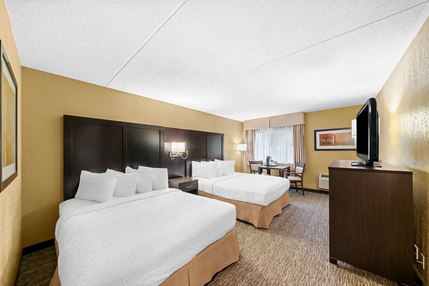 Best Western Plus Mariposa Inn & Conference Centre 2