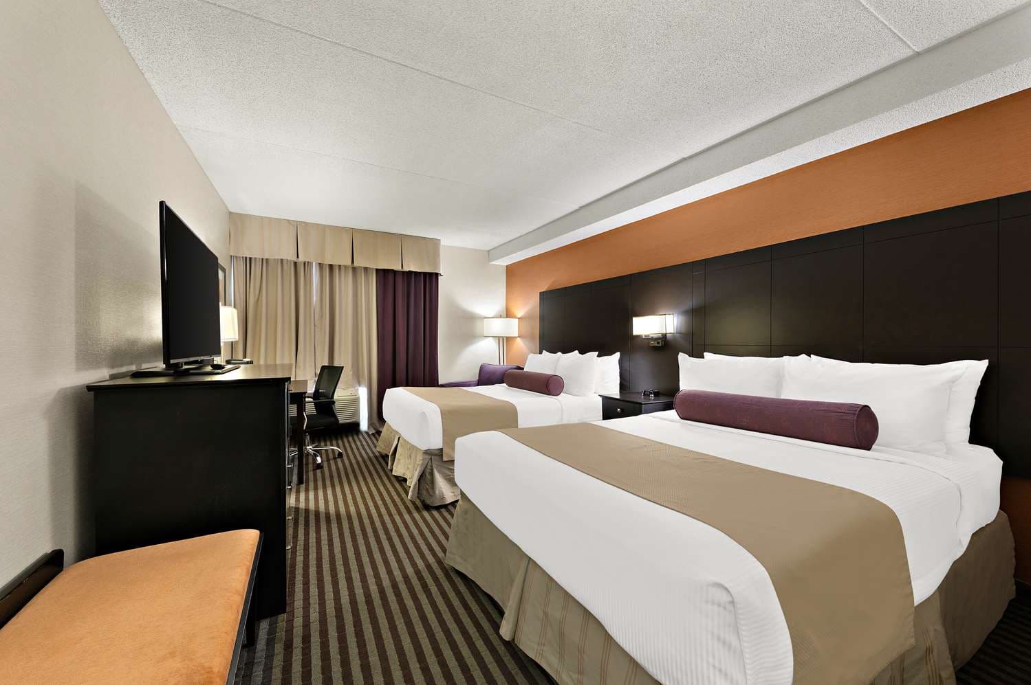 Best Western Plus Toronto North York Hotel & Suites 4