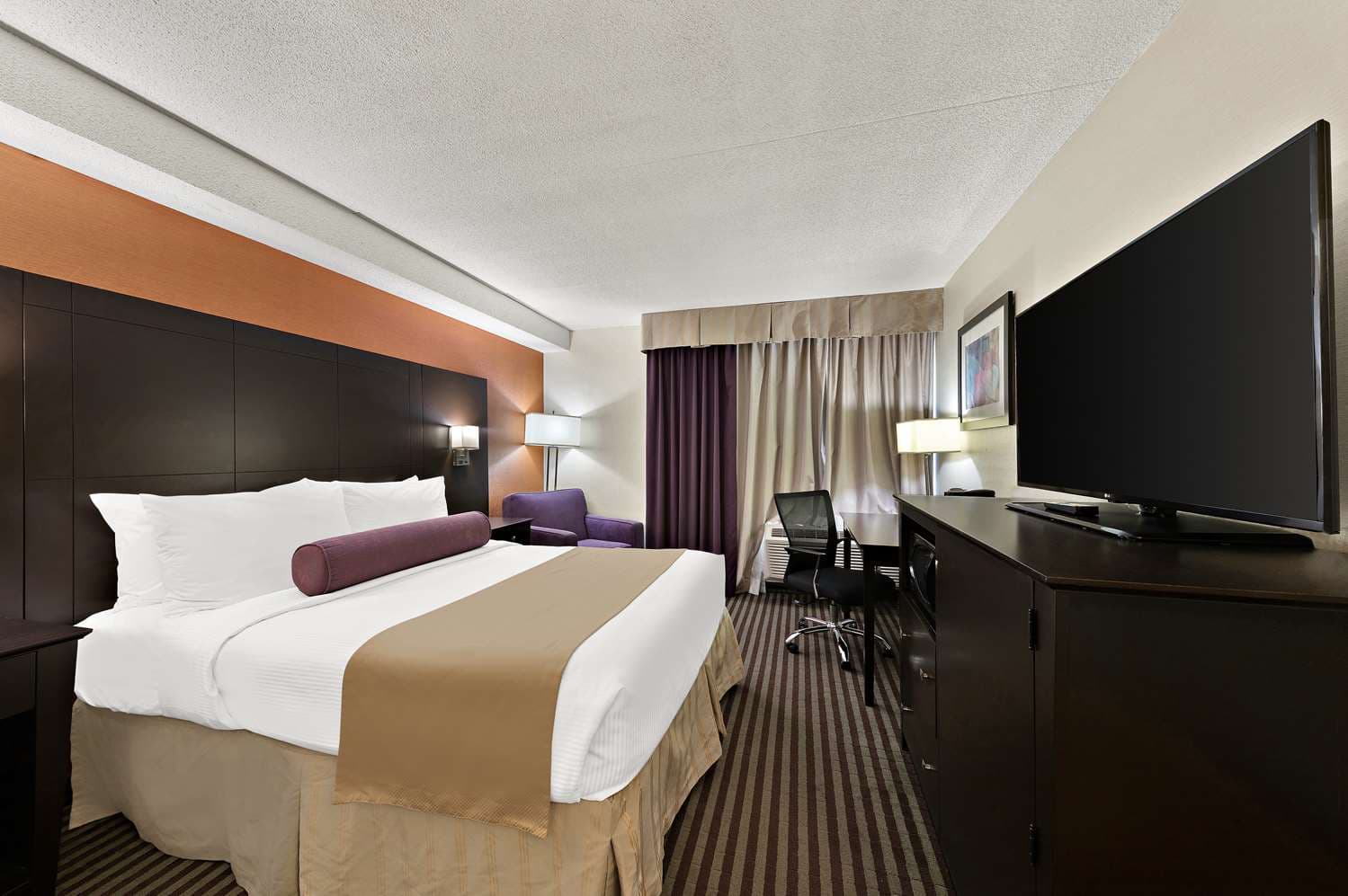 Best Western Plus Toronto North York Hotel & Suites