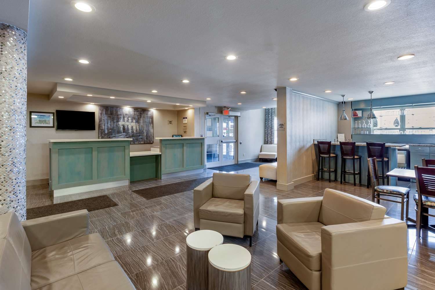 Best Western Plus Woodstock Inn & Suites 2