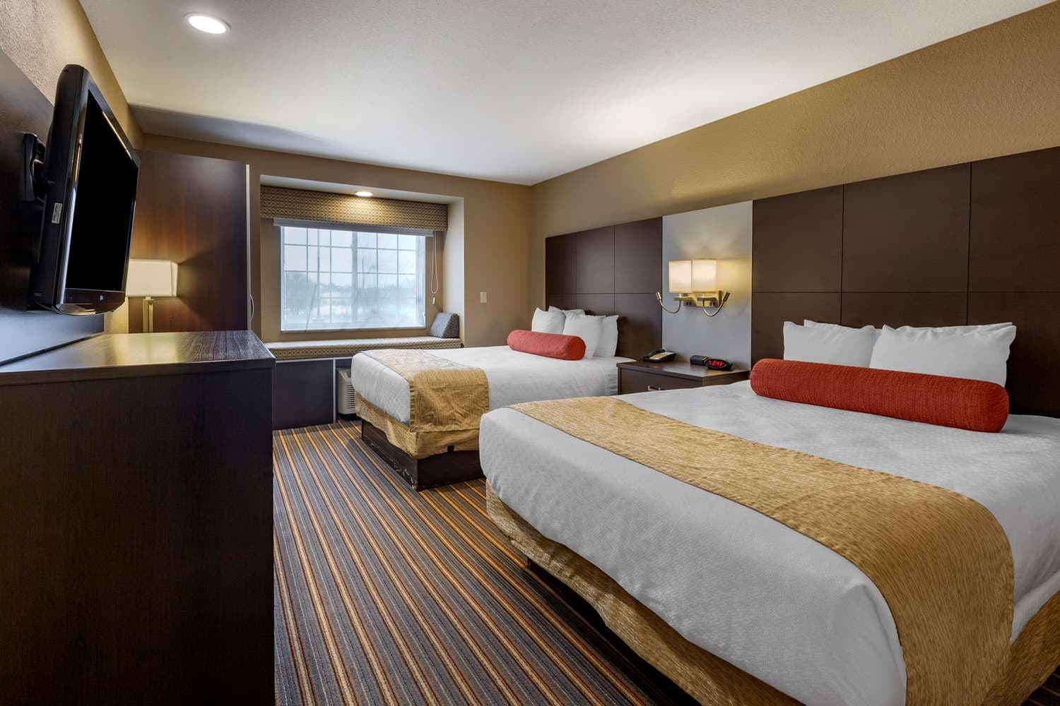 Best Western Plus Woodstock Inn & Suites 3