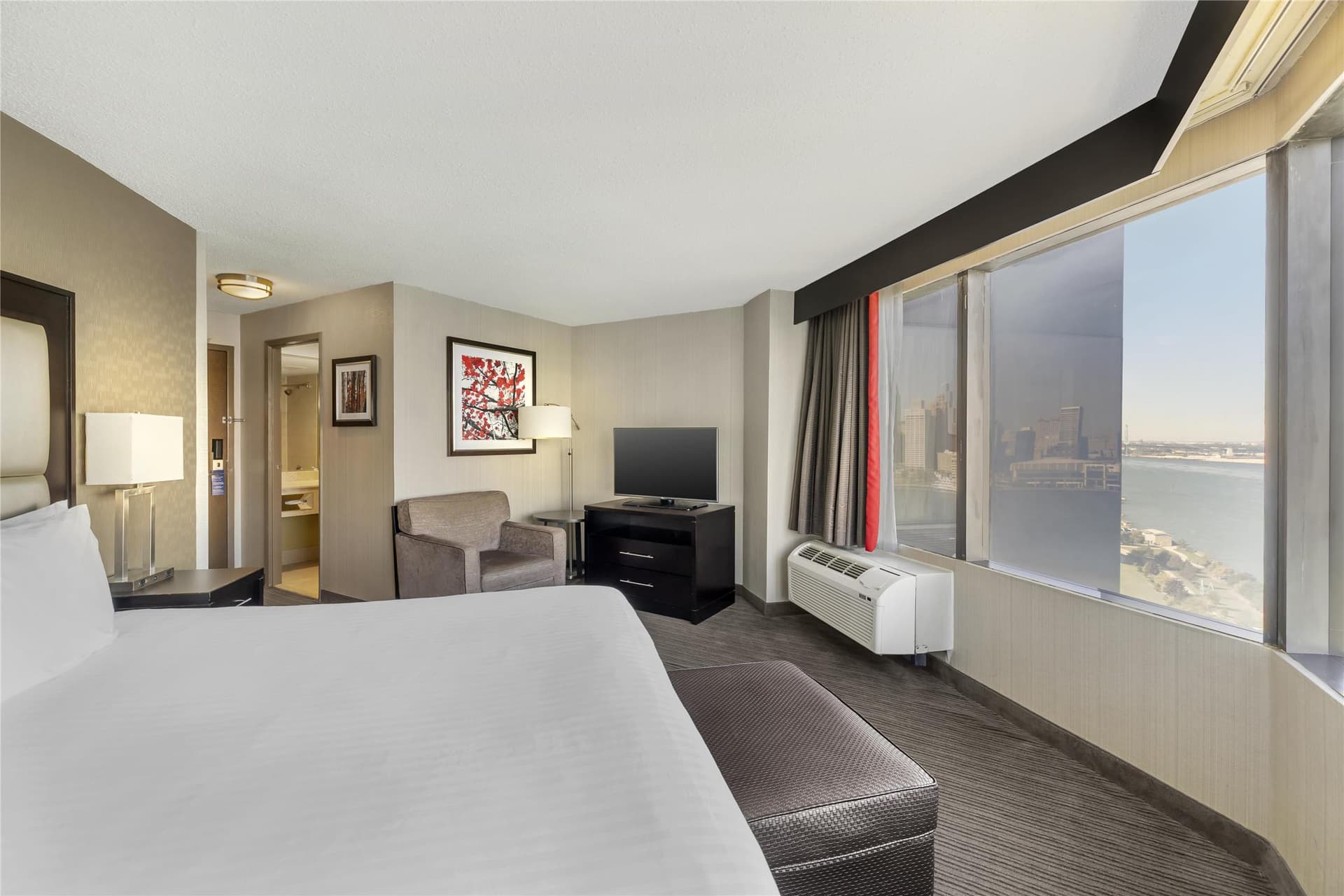 Best Western Plus Waterfront Hotel 4