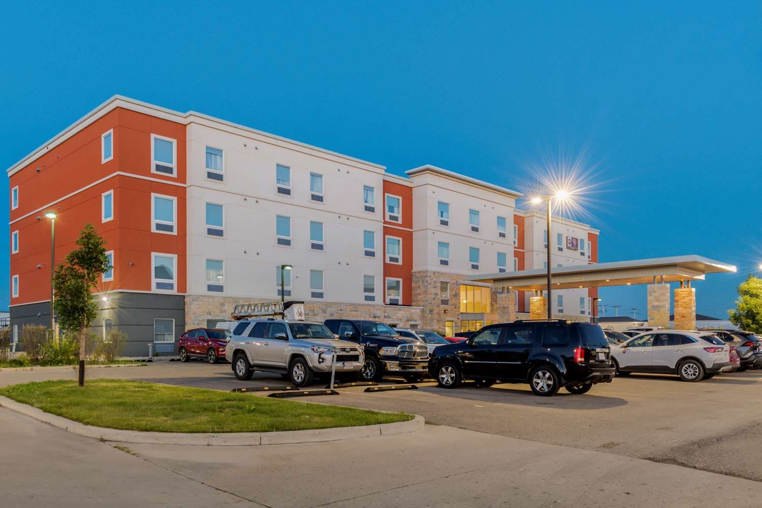 Best Western Plus Eastgate Inn & Suites 4