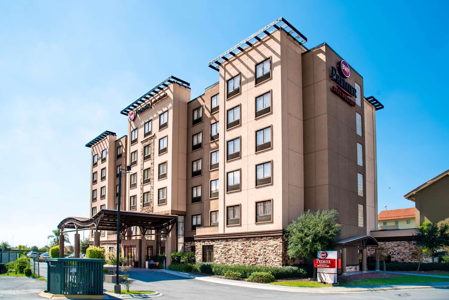 Best Western Premier Monterrey Aeropuerto 4