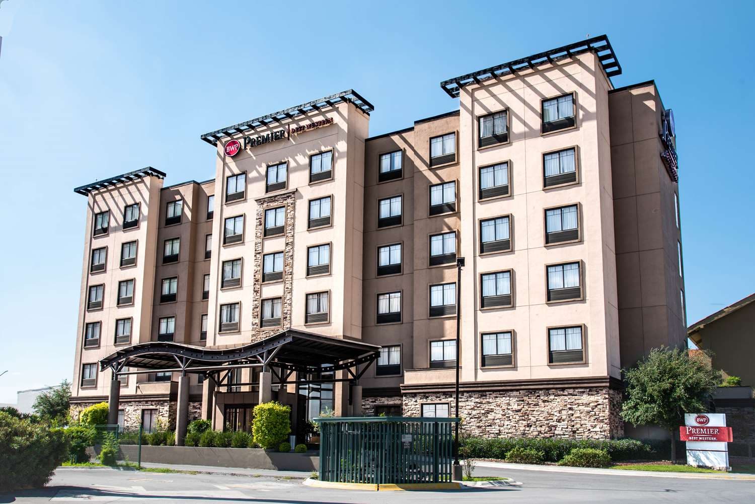 Best Western Premier Monterrey Aeropuerto 2