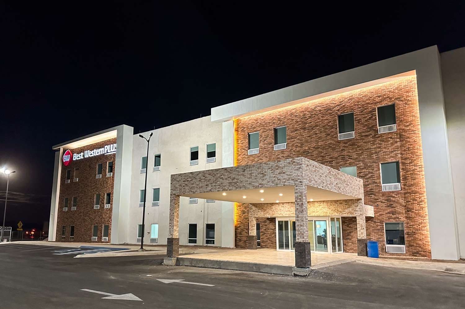 Best Western Plus Chihuahua Sacramento 4