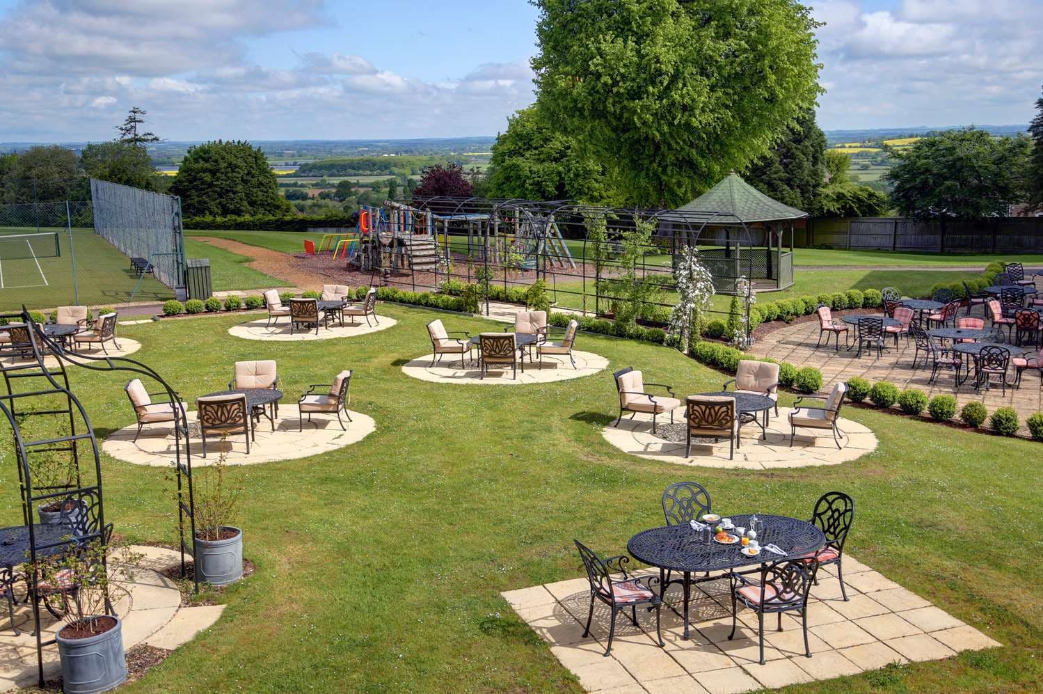 Blunsdon House Hotel 4