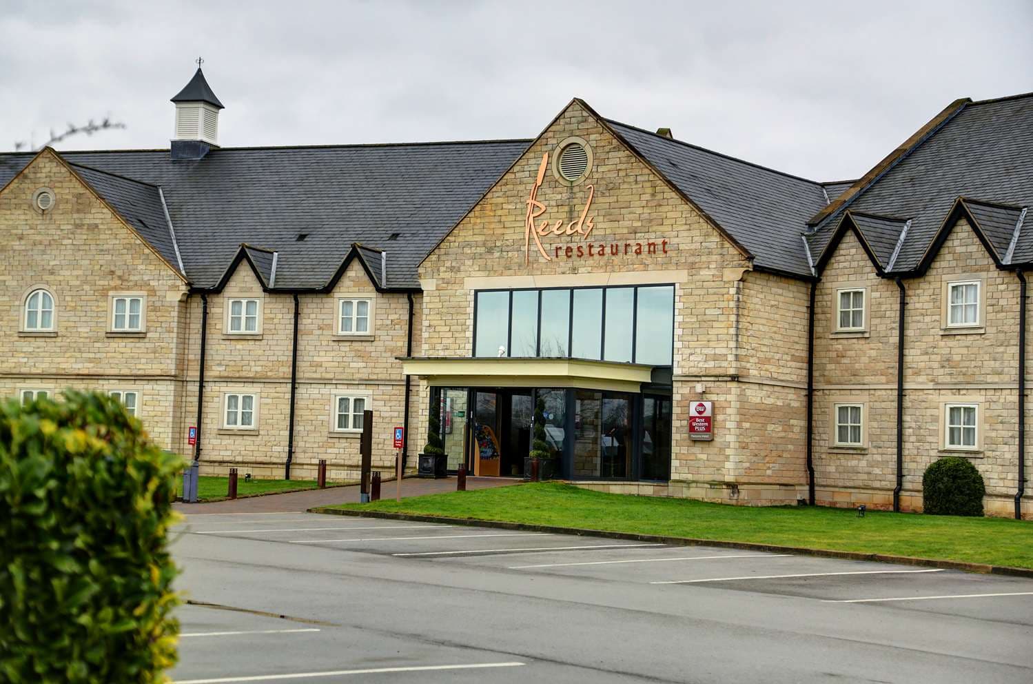 Best Western Plus Pastures Hotel 2