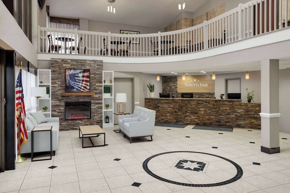 AmericInn by Wyndham Grand Rapids Airport North 2