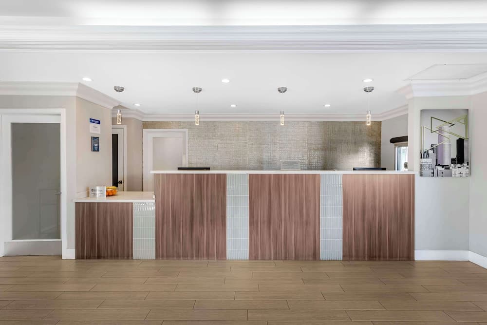 Best Western Plus Ontario Airport & Convention Center 3