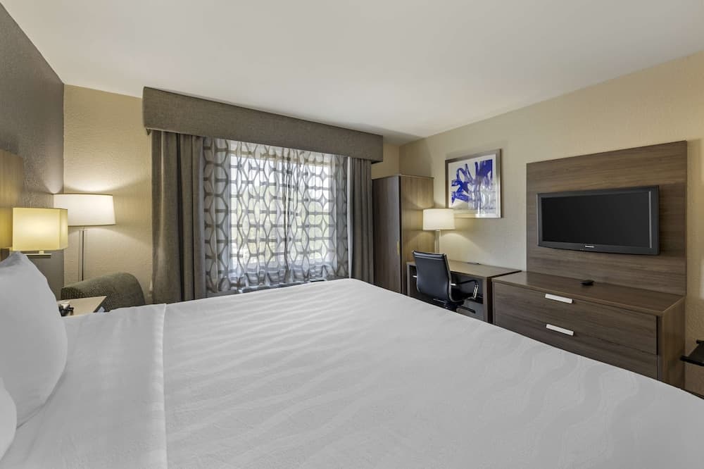 Best Western Plus Nashville Airport Hotel 5