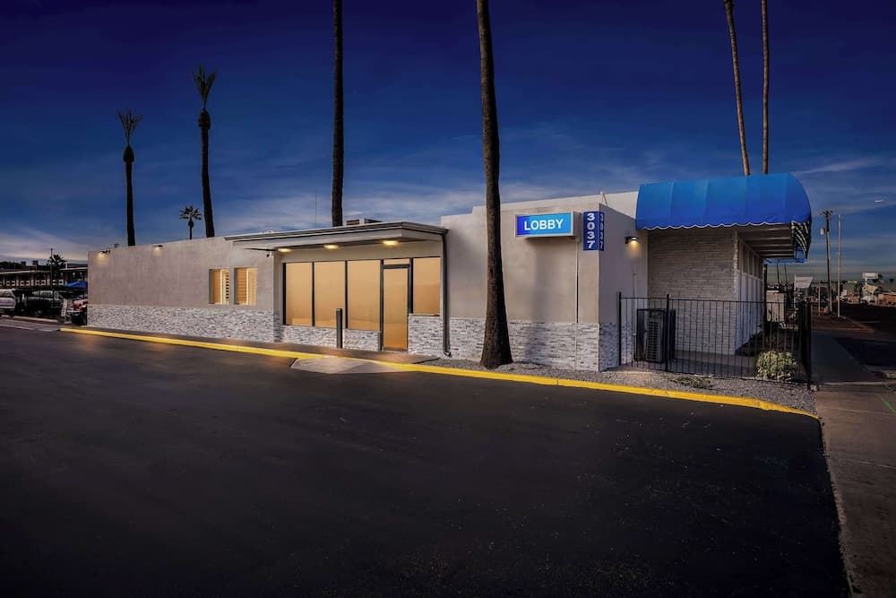 SureStay Hotel by Best Western Phoenix Airport