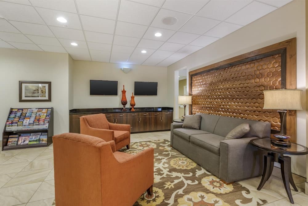 Best Western Plus Hudson Hotel & Suites 4