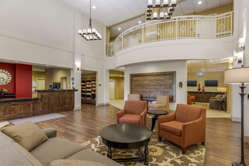Best Western Plus Hudson Hotel & Suites 3