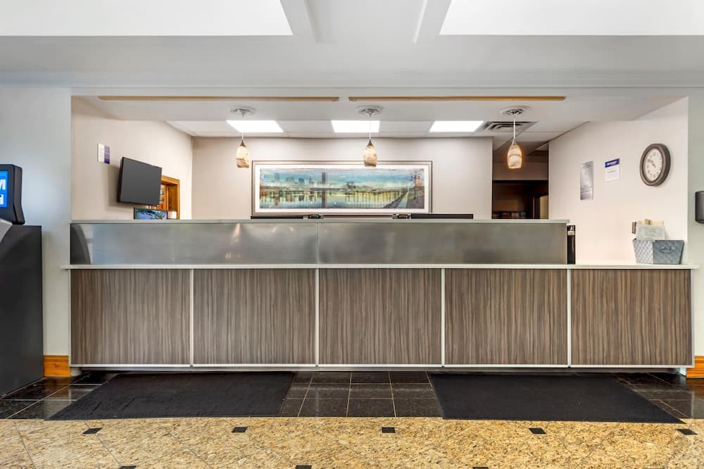 Wingate by Wyndham North East 2