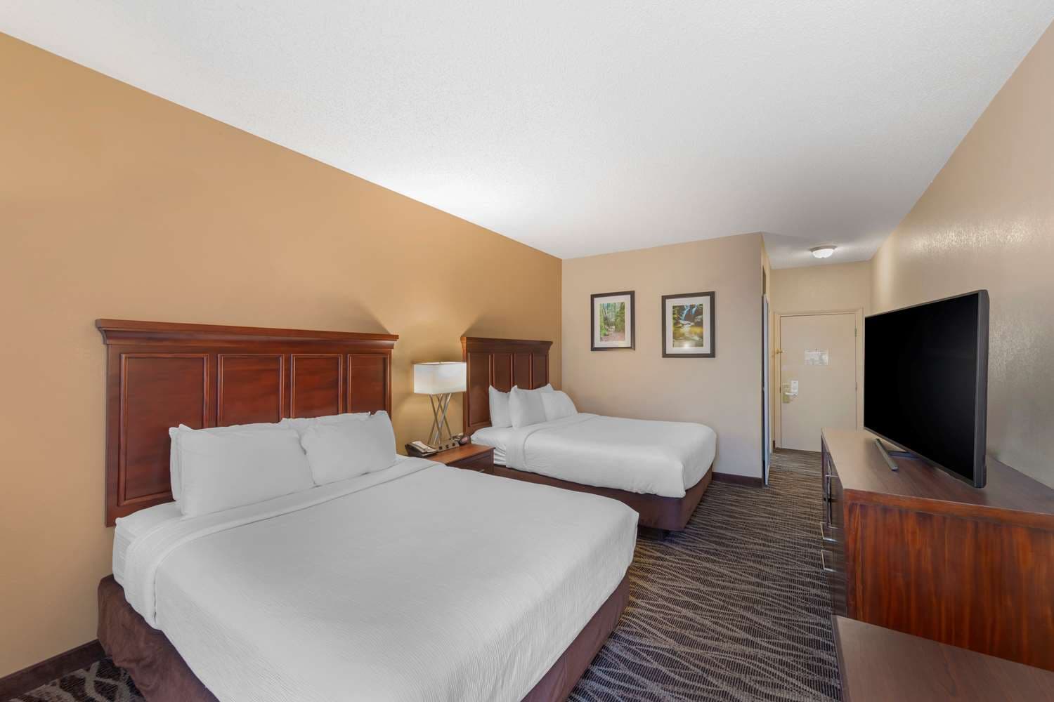 Best Western Plus Russellville Hotel & Suites 3