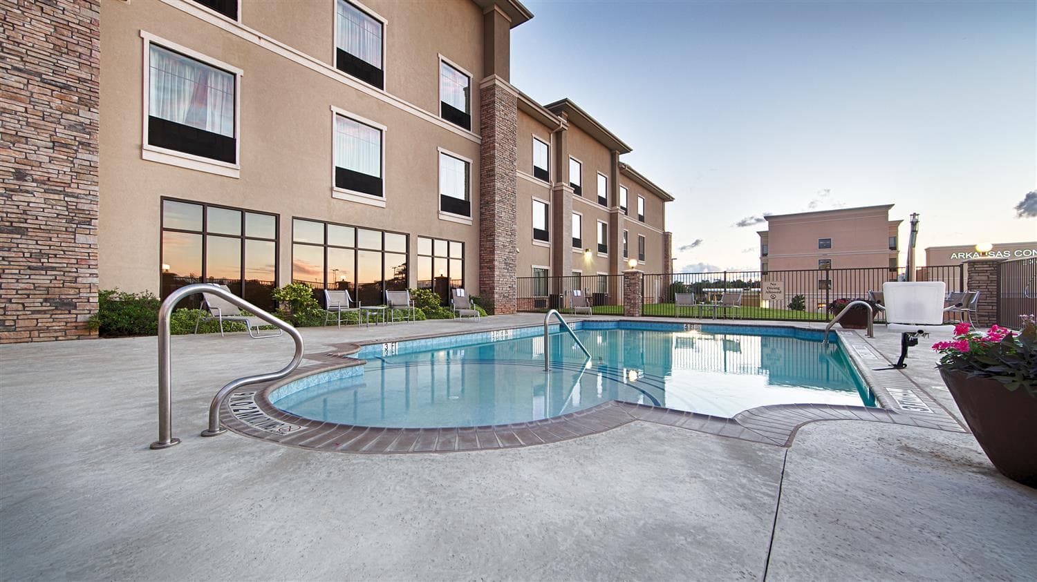 Best Western Plus Texarkana Inn & Suites 4
