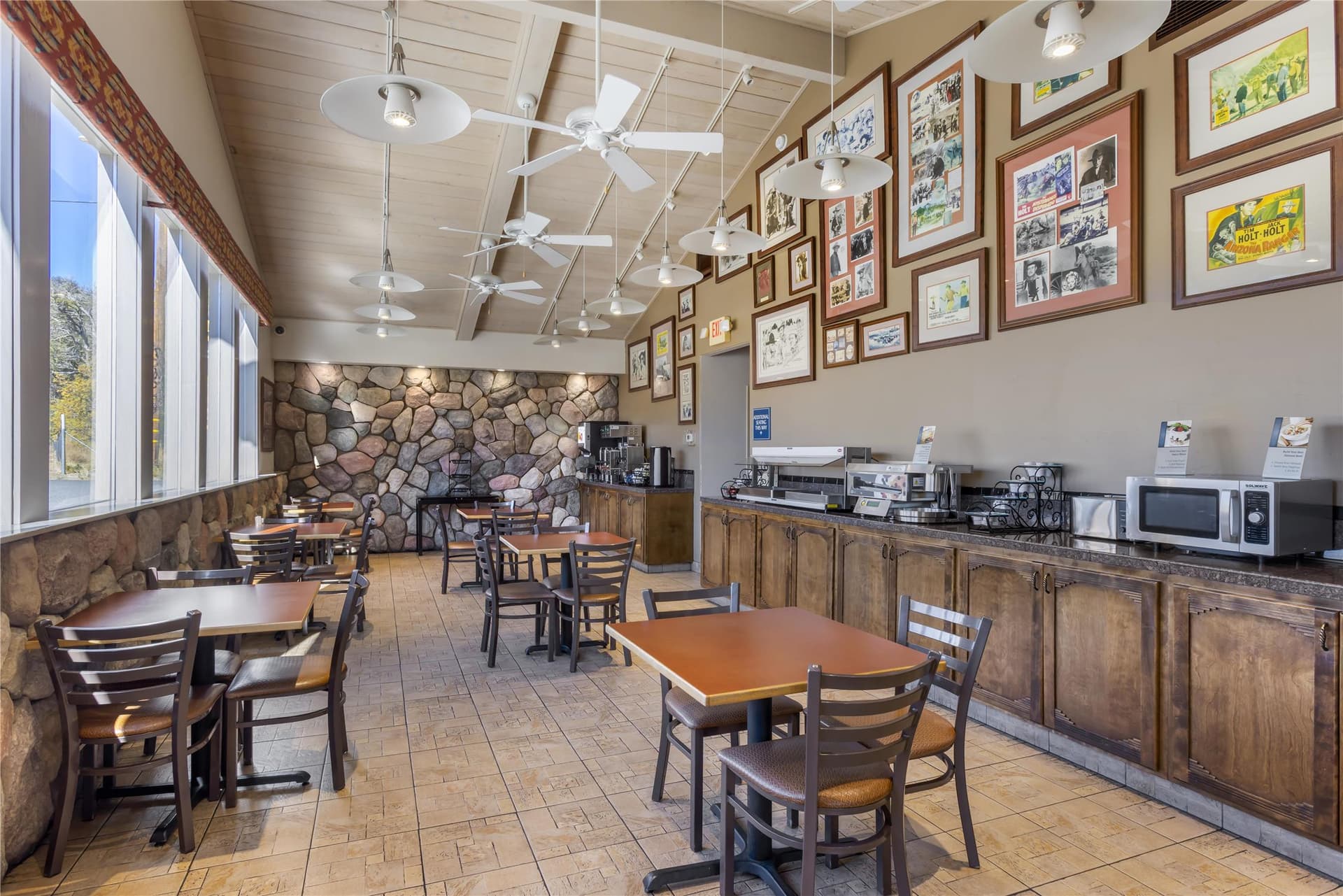 Best Western Plus Frontier Motel 5