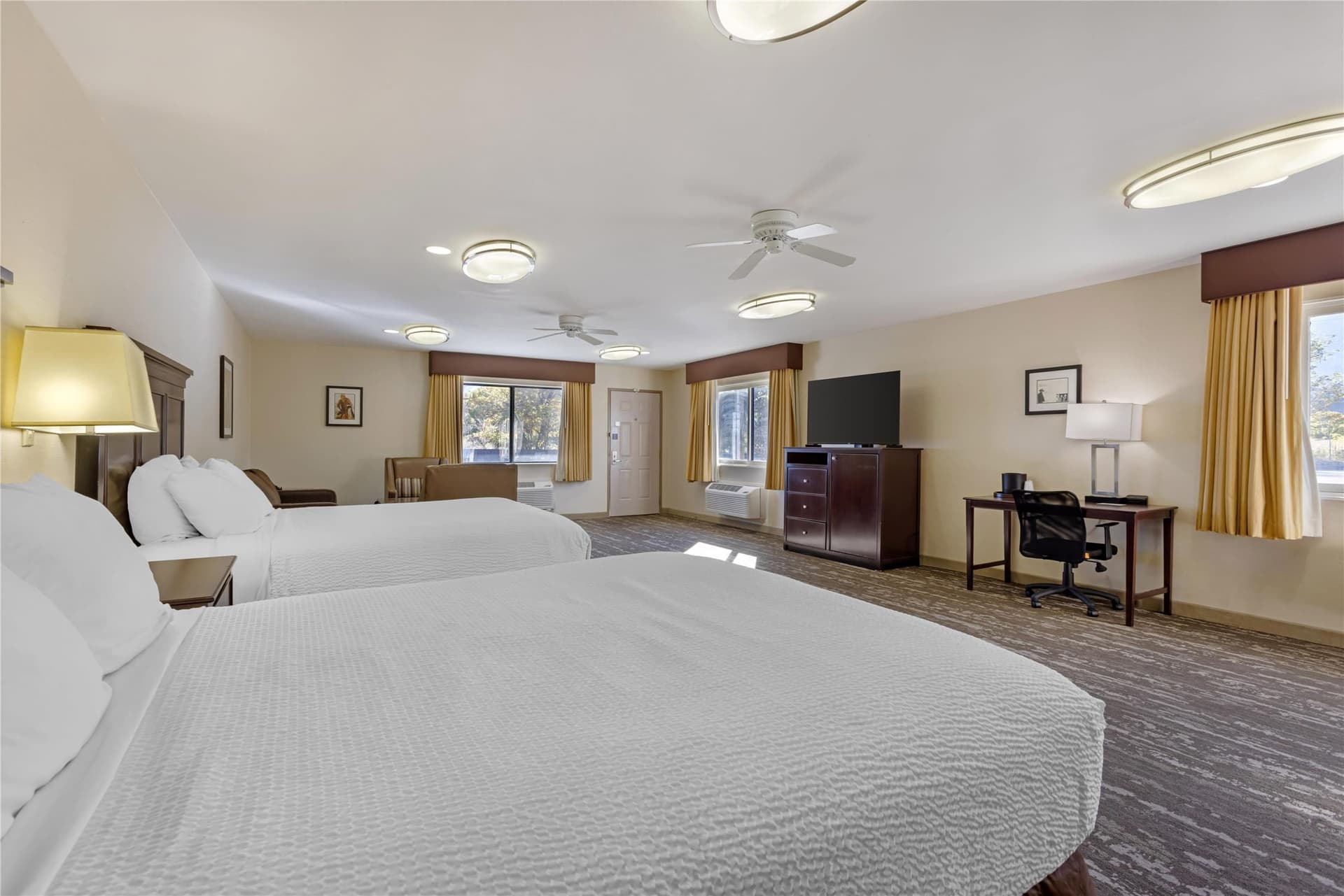 Best Western Plus Frontier Motel 3
