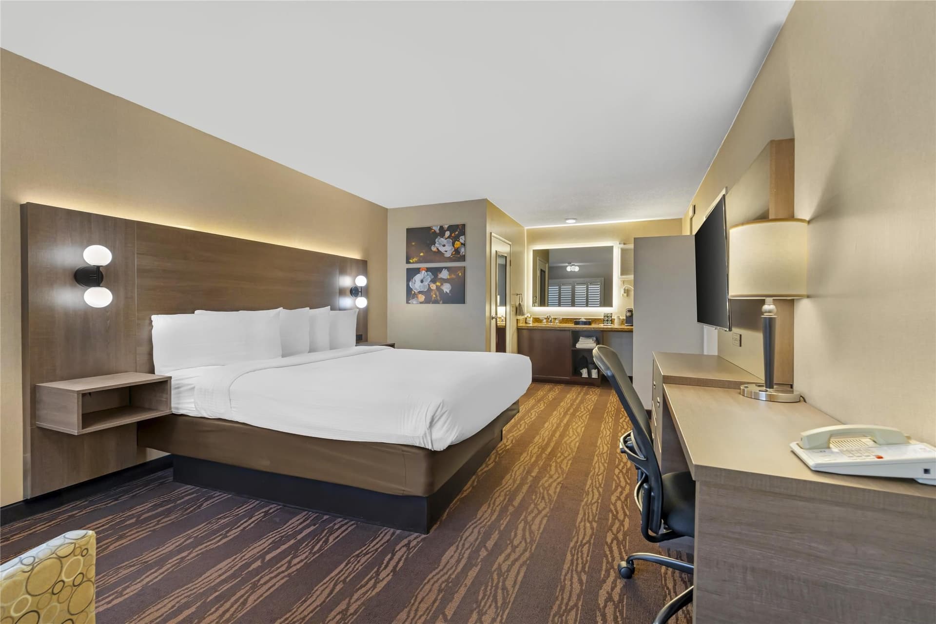 Best Western Plus Stovall's Inn 2