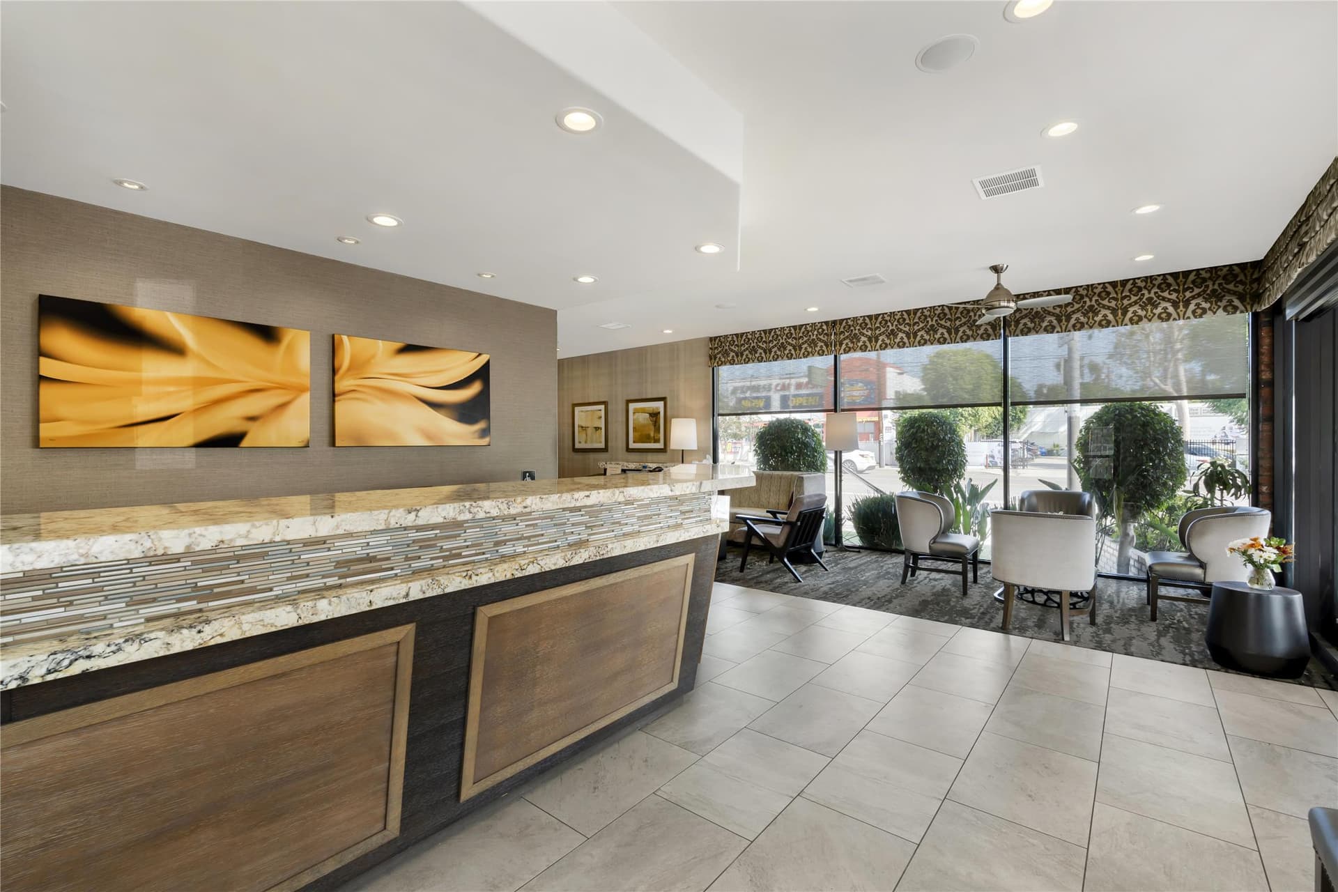 Best Western Plus Carriage Inn 2