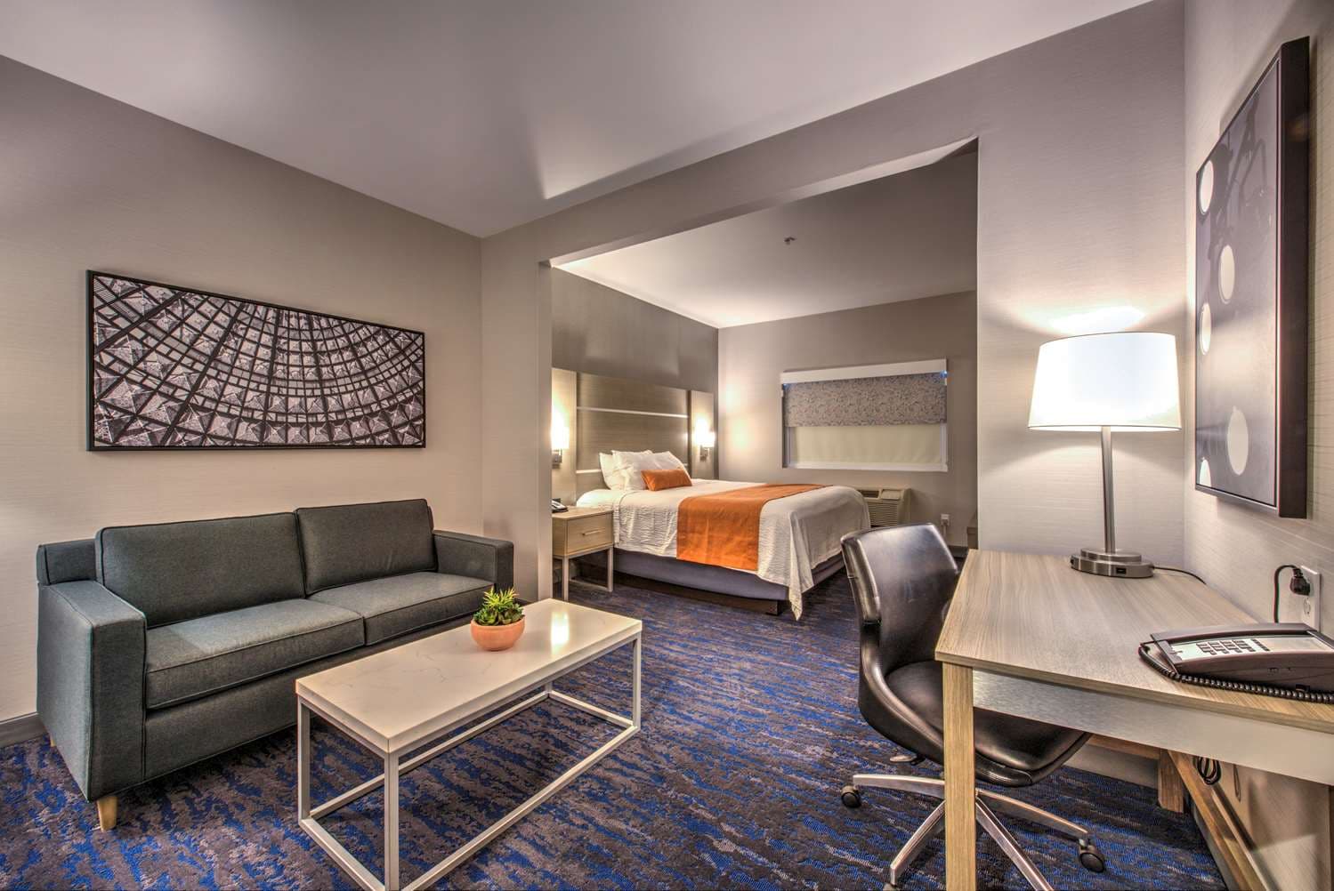Best Western Plus Media Center Inn & Suites 4