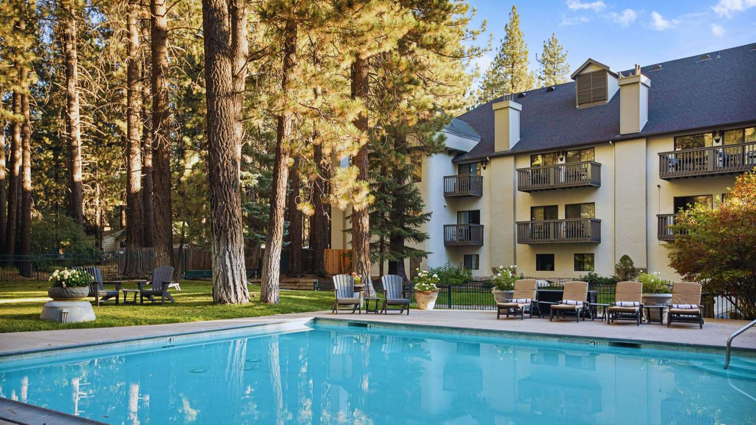 Chateau Big Bear Boutique Hotel, BW Signature Collection 3