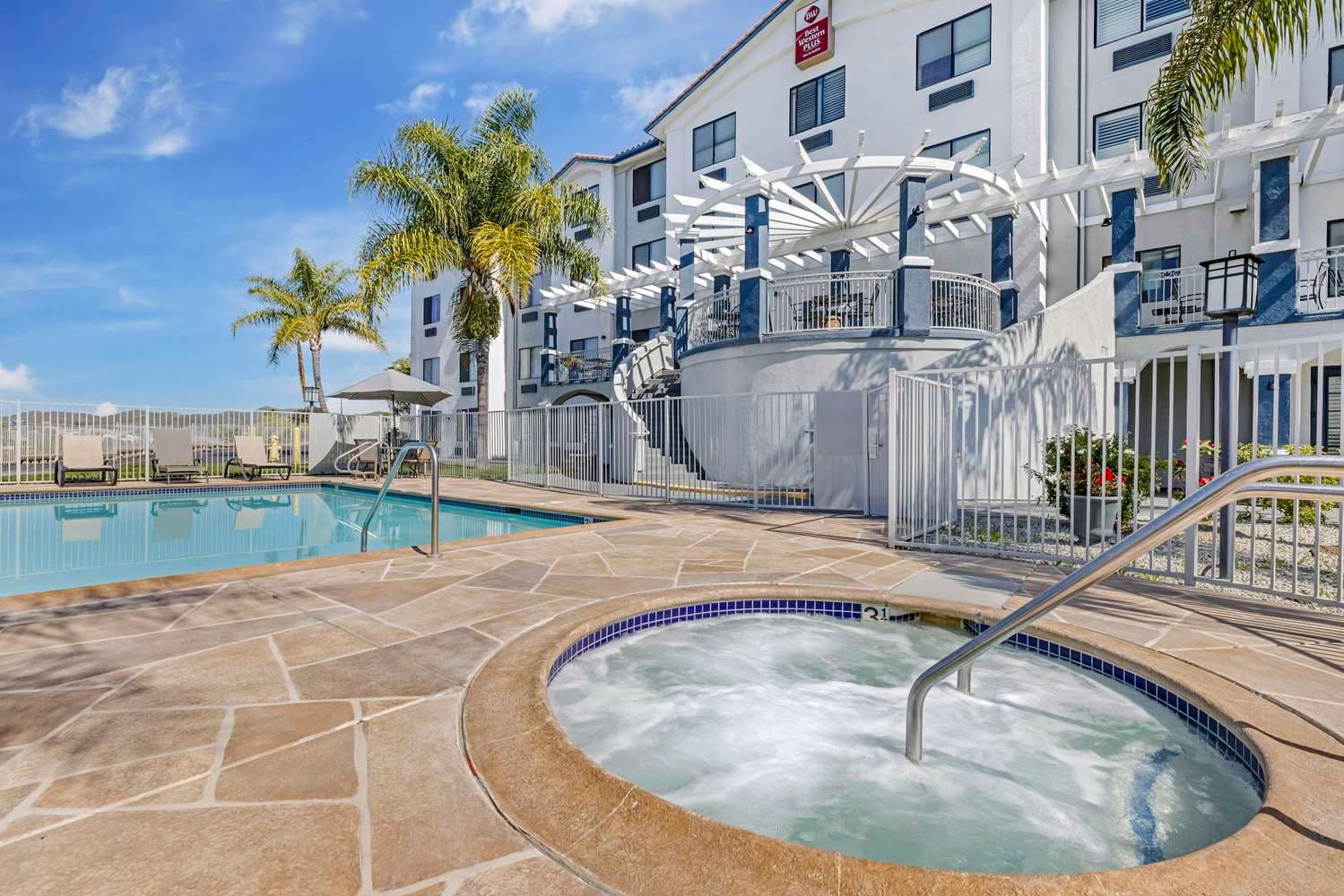 Best Western Plus Lake Elsinore Inn & Suites 3