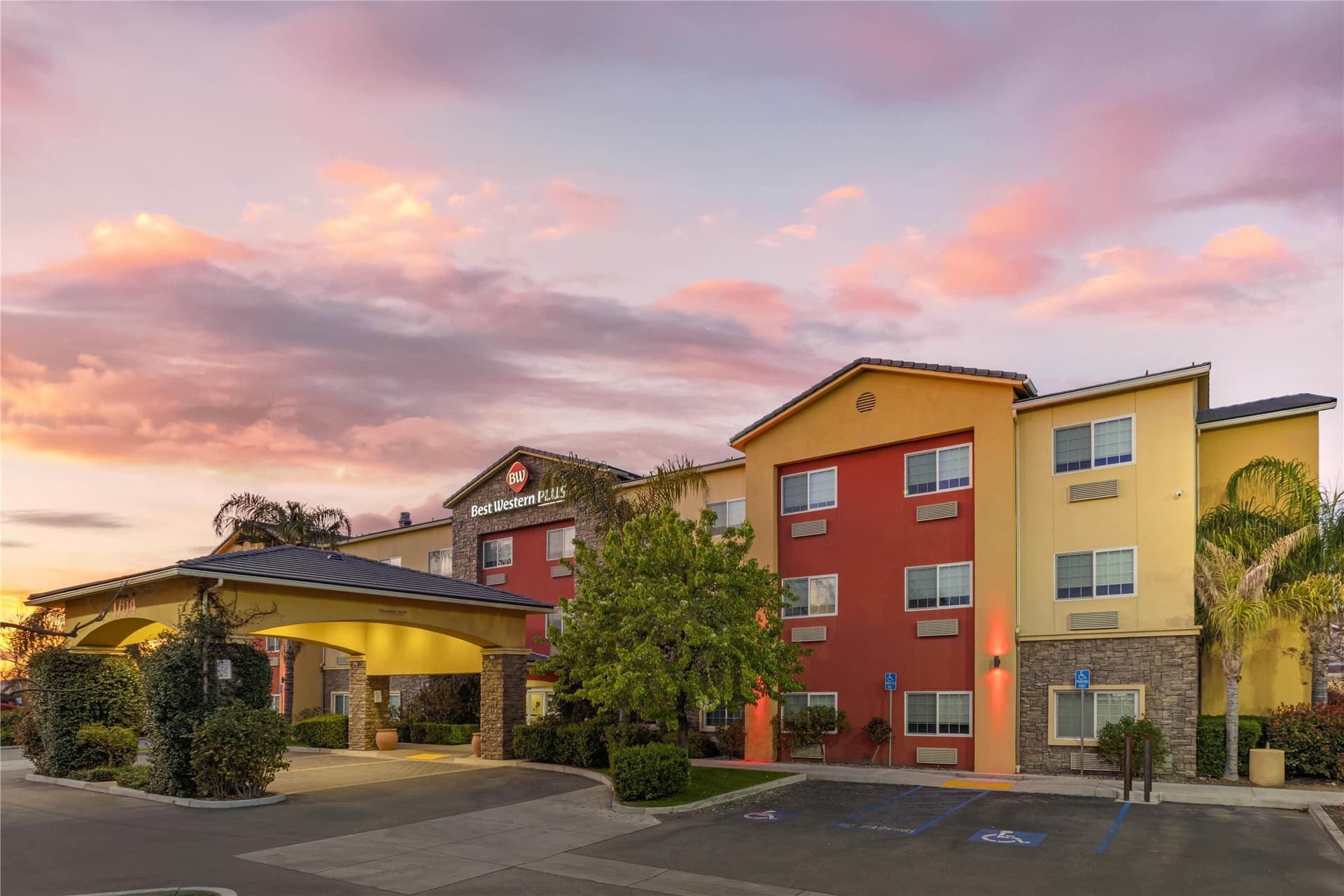 Best Western Plus Wasco Inn & Suites 3