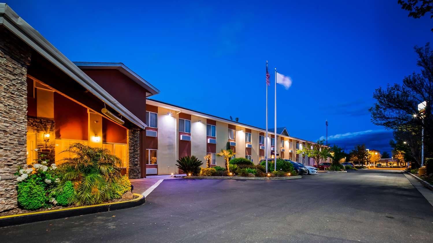 Best Western Plus Corning Inn 4