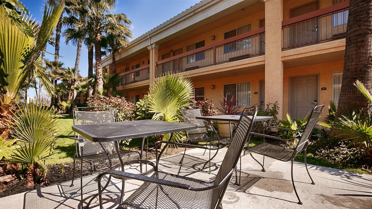 Best Western Palm Court Inn 5