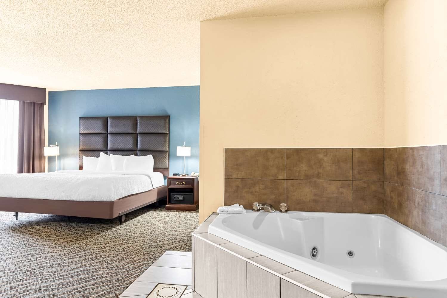 Best Western Holiday Manor 4