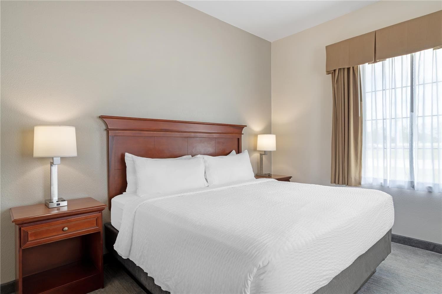 Best Western Plus Executive Hotel & Suites 3