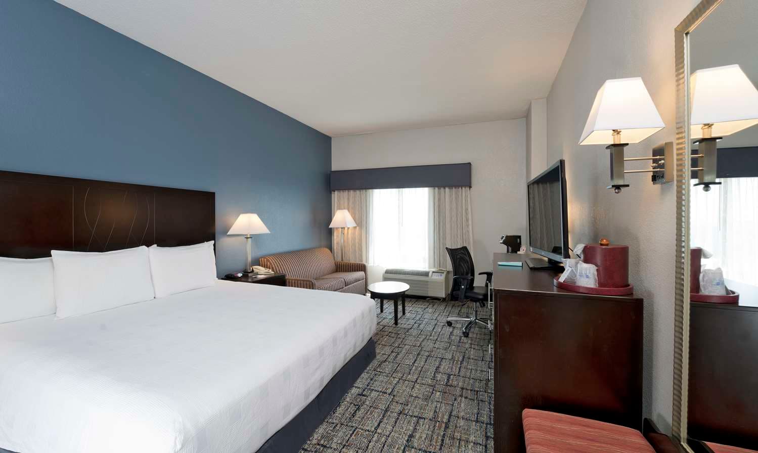 Best Western Plus Hotel & Conference Center 3