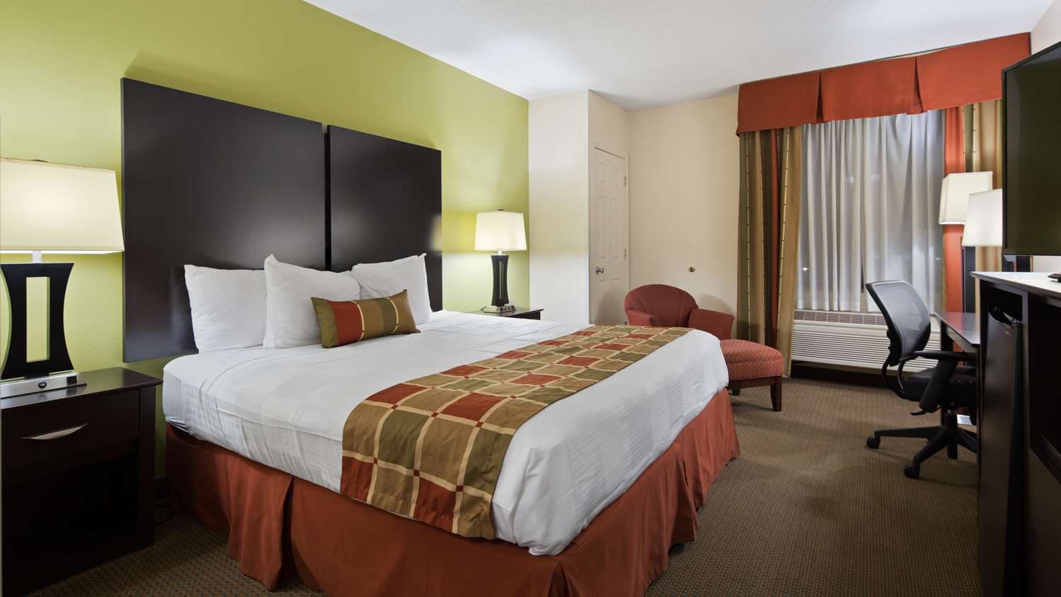 Best Western Plus Huntersville Inn & Suites Near Lake Norman 3