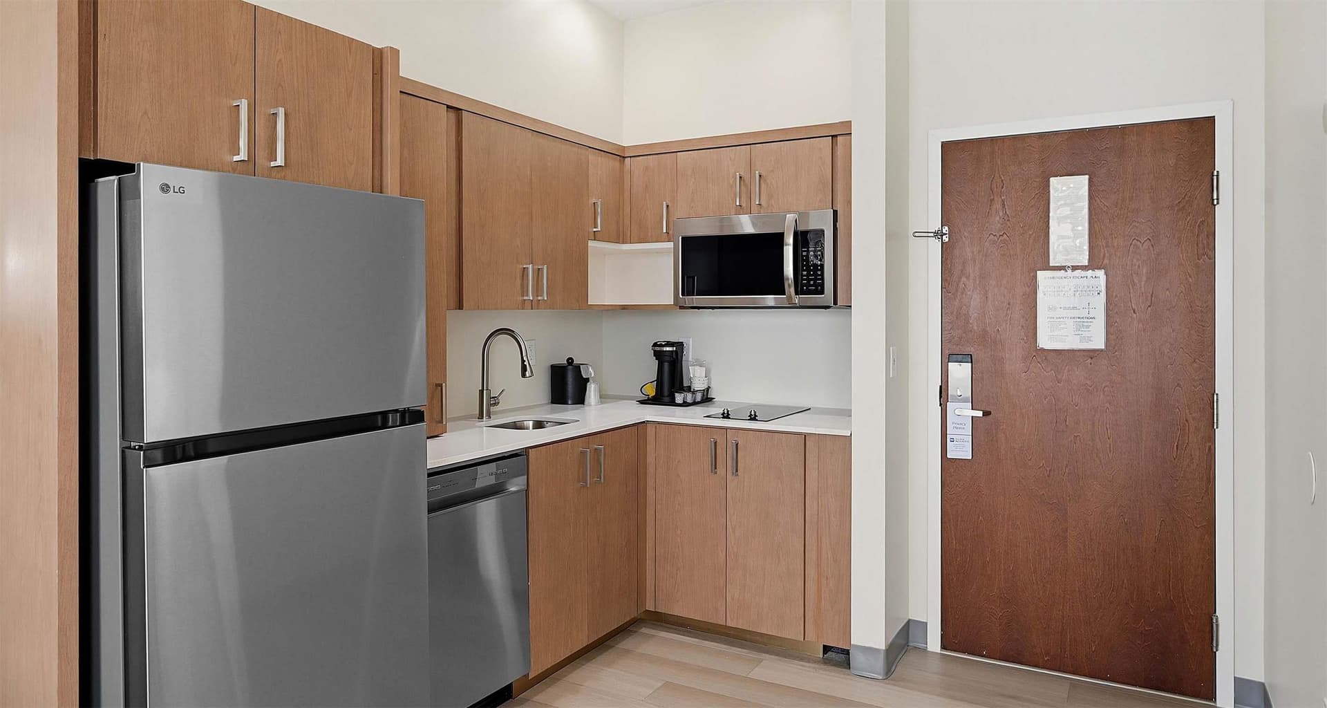 Best Western Plus Hannaford Inn & Suites 3
