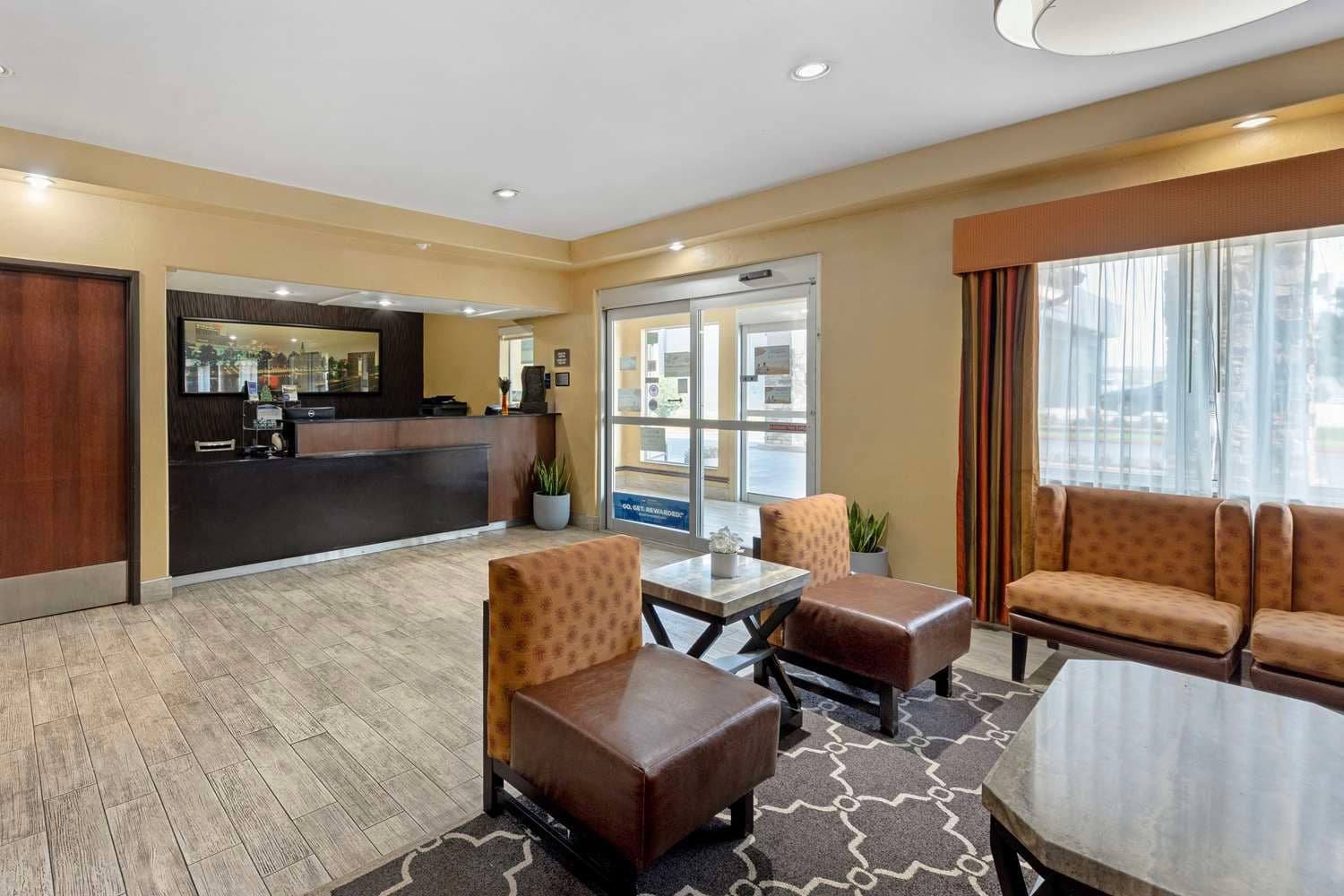 Best Western Greentree Inn & Suites 4